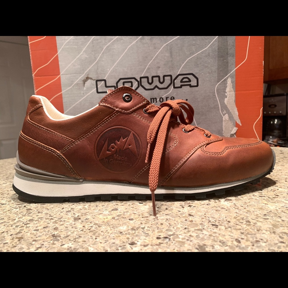 Men’s Lowa Lenggries US Sz.10 NIB